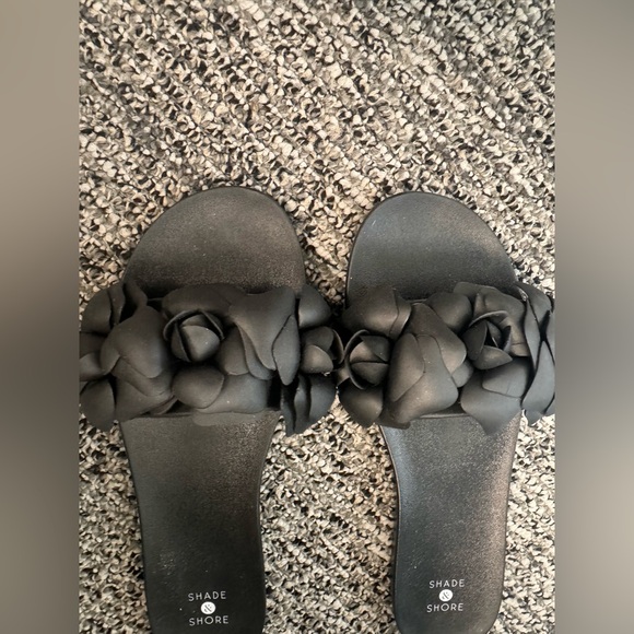 Women’s Slides - Picture 4 of 4